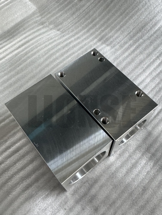 Почему станки и детали оборудования для обработки алюминия являются предпочтительными?